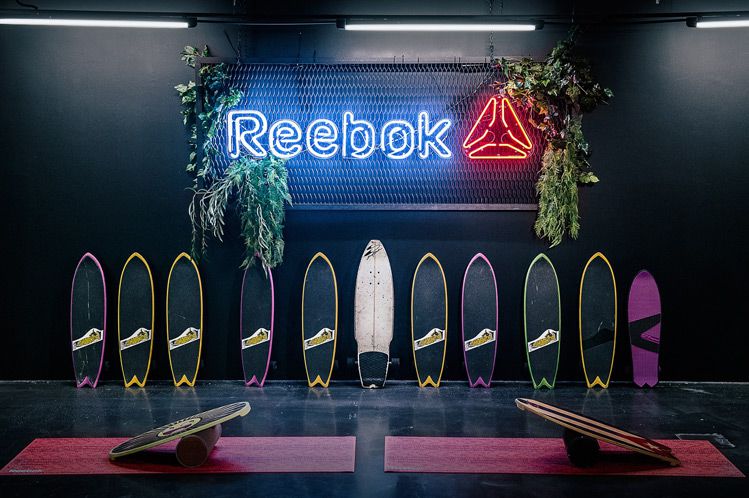 Мастер-класс по серфингу в TsvetnoyGym powered by Reebok